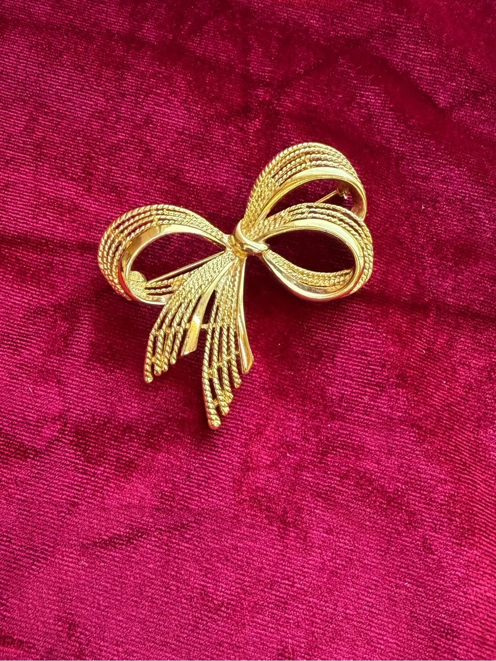 Vintage Napier Gold Tone Ribbon Brooch